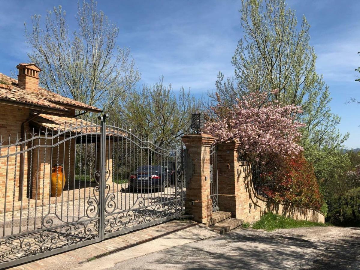 Luci Sui Monti Bed and Breakfast Sarnano Exteriör bild